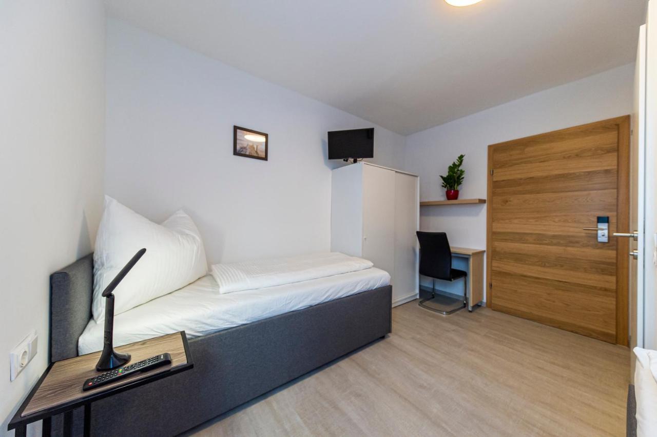 Zeltweg-Rooms Екстериор снимка